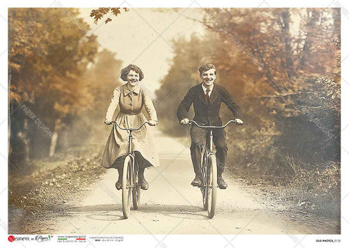 Paper Designs Vintage Couple Bike Riding Rice Paper