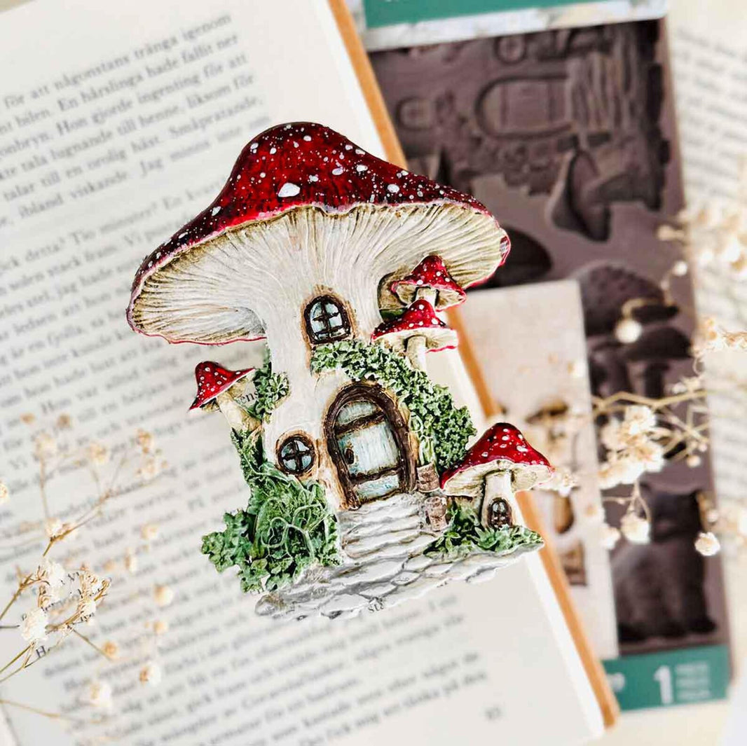 Return To Wonderland Collection Fairyland Mould, Alice and Wonderland