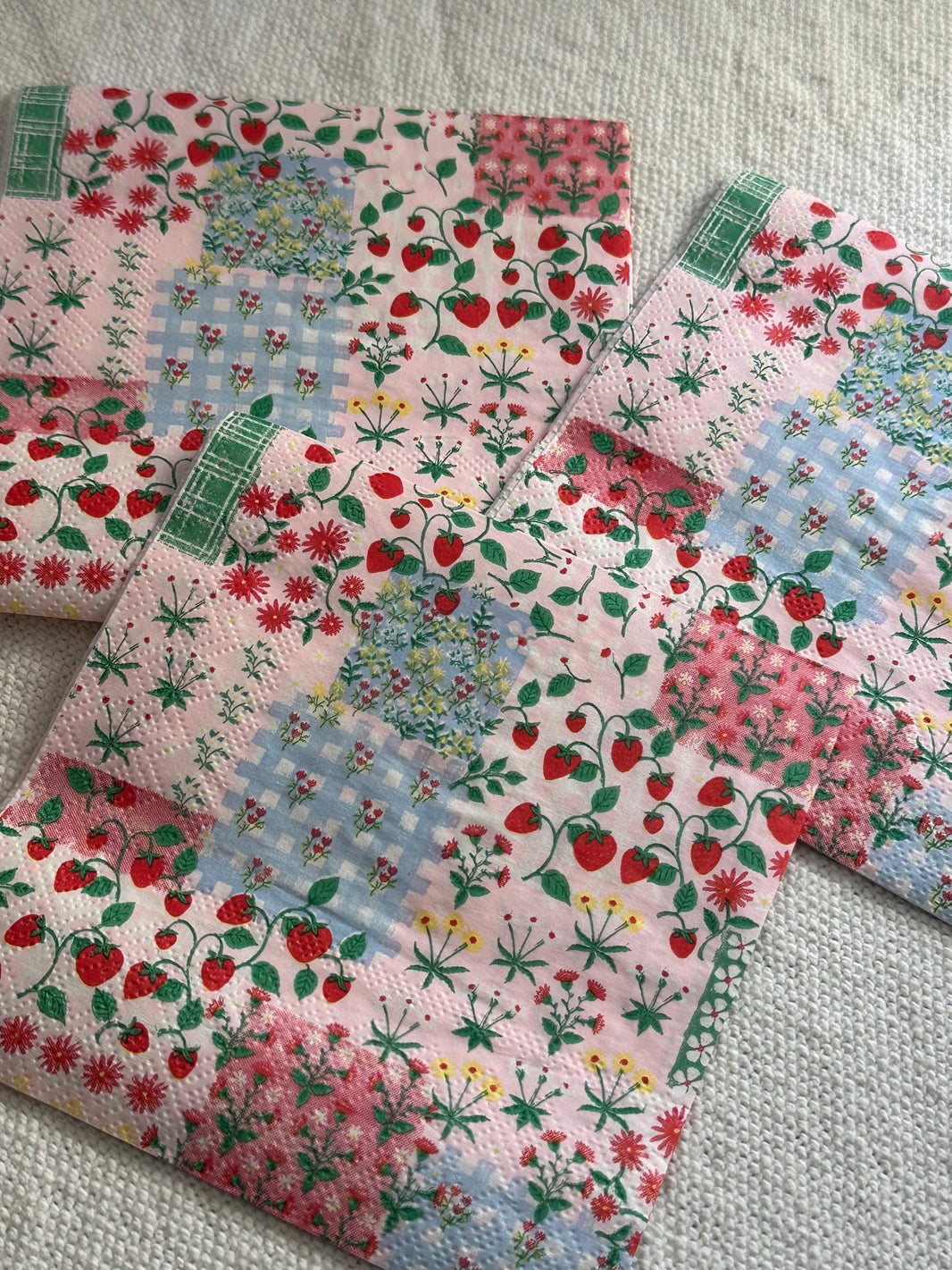 Strawberry Flower Decoupage Napkins: Craft Paper (3 Pieces)