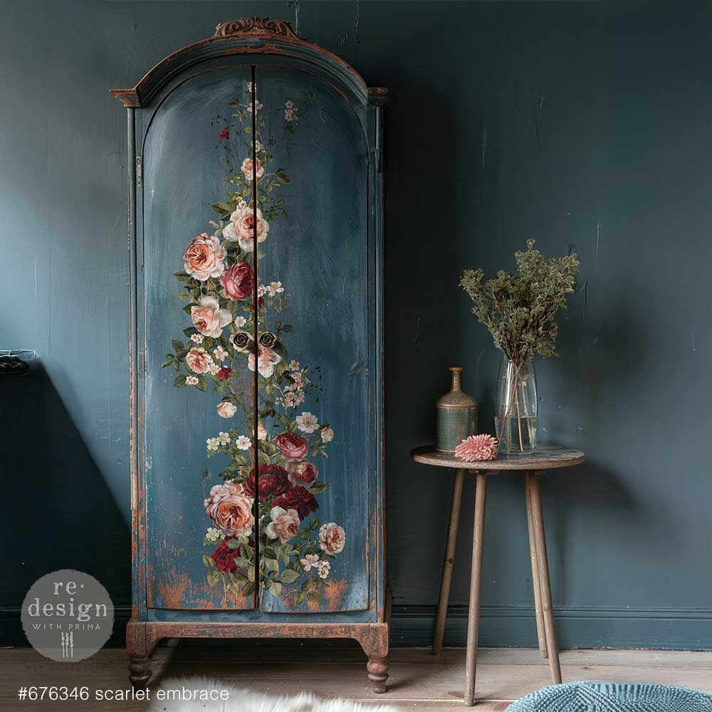 Decor Transfers® - Scarlet Embrace
