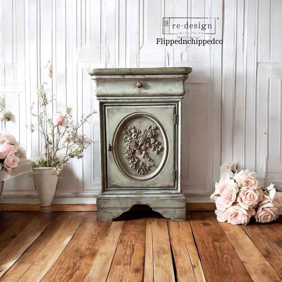 Decor Poly - Velvet Cascade Left - 9.5"x7"x0.5" (24.1cmx17.8cmx1.3cm)