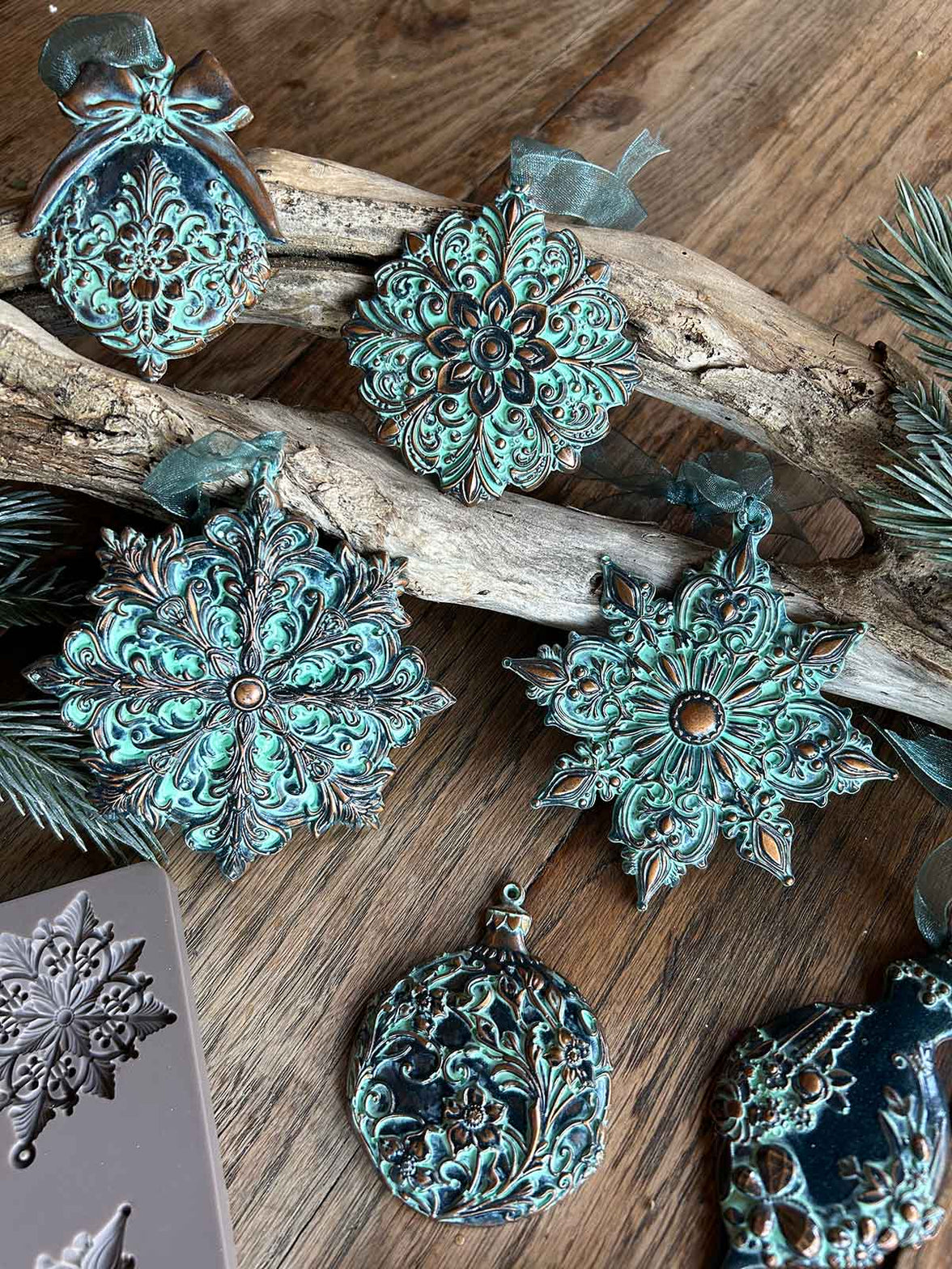 Decor Moulds® - Frosted Snowflake Wonders