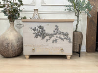 Decor Poly - Serene Perch (Right) - 1 pc, 10"x9" (25.4cmx22.9cm)