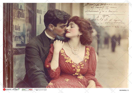 Paper Designs Vintage Couple's Embrace I Rice Paper