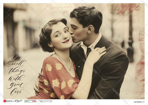 Paper Designs Vintage Couple's Embrace II Rice Paper