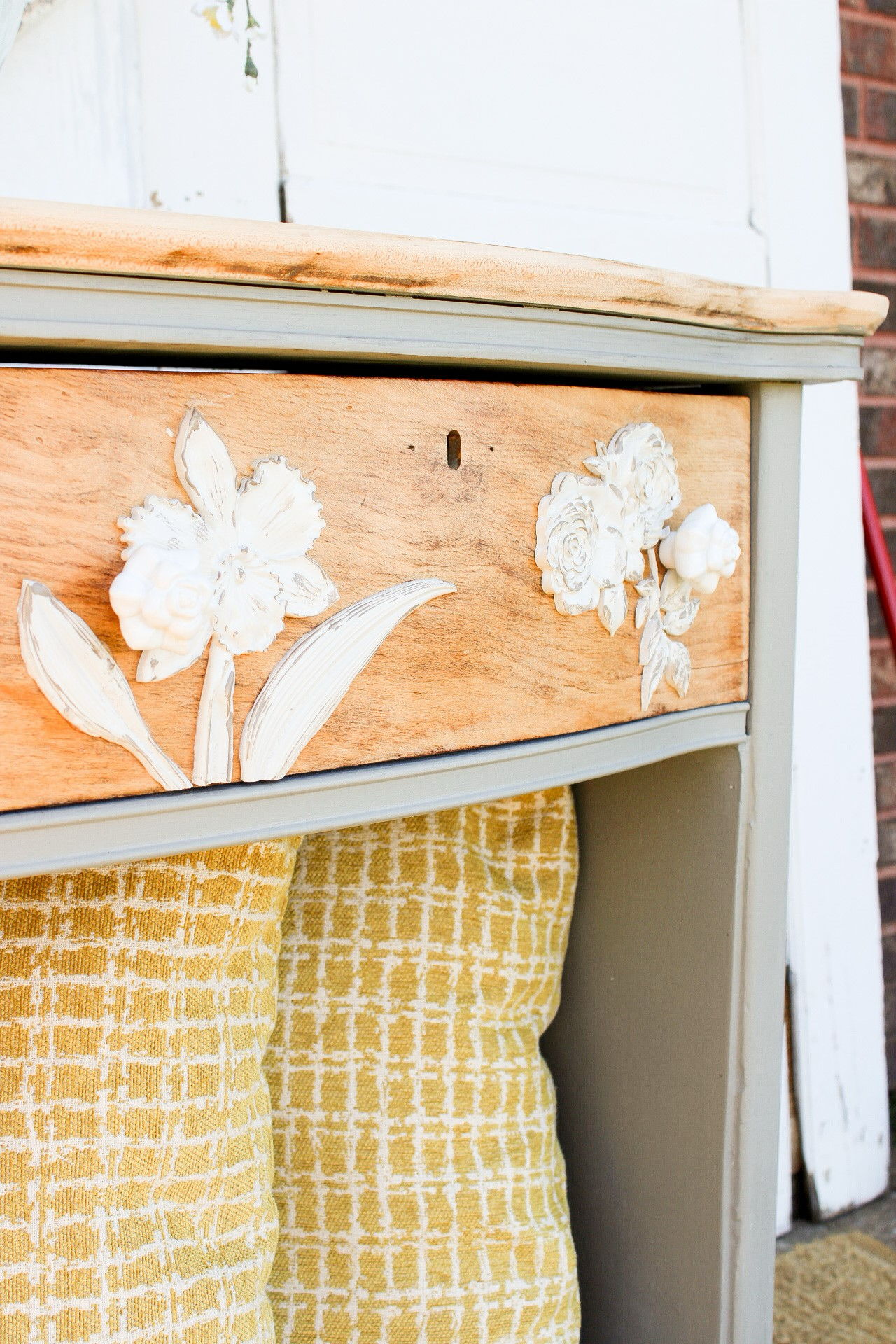 Redesign Decor Moulds® - Wildflower