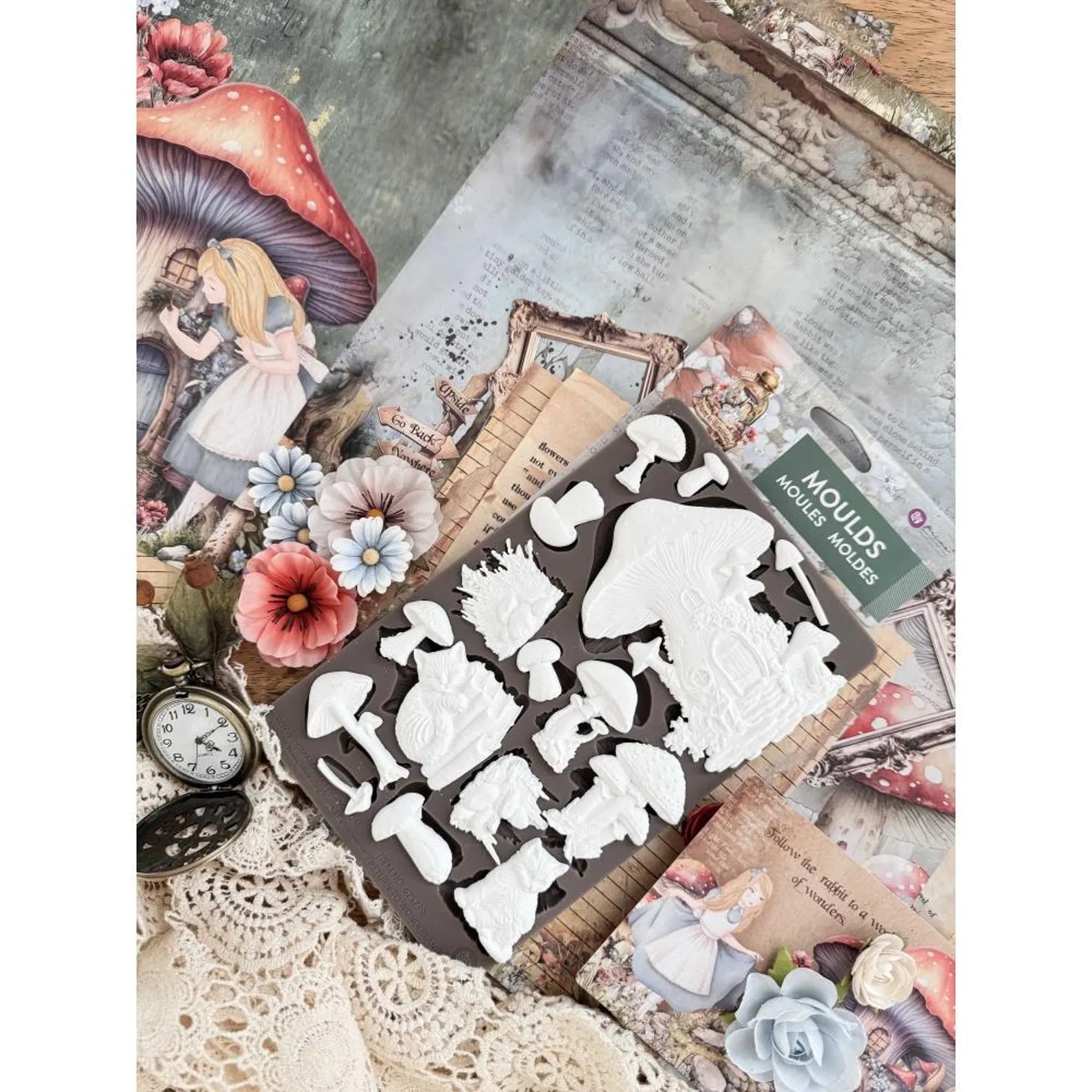 Return To Wonderland Collection Fairyland Mould, Alice and Wonderland