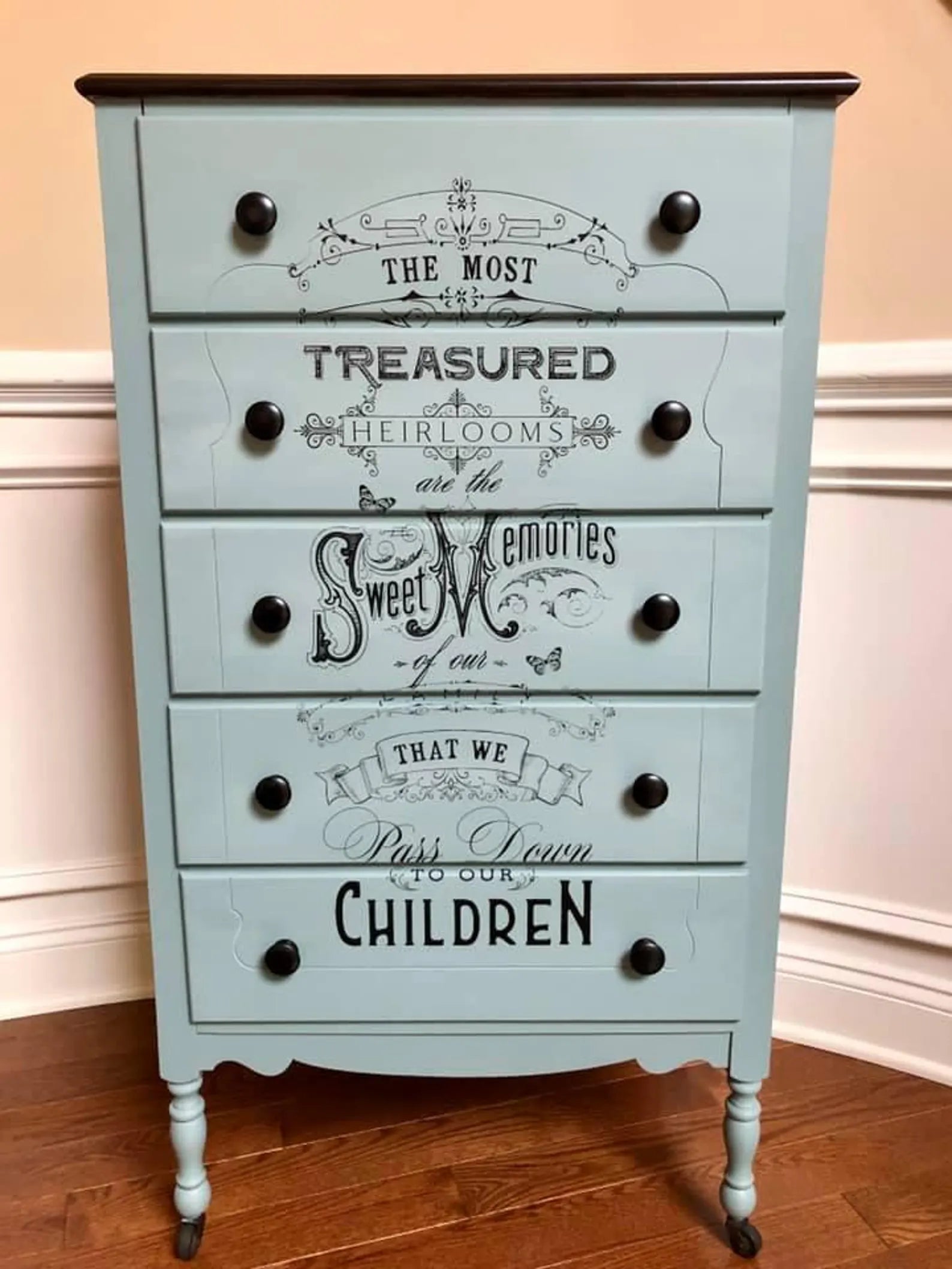Redesign Decor Transfers® – Family Heirlooms – 2 sheets, design size 22″ X 27″