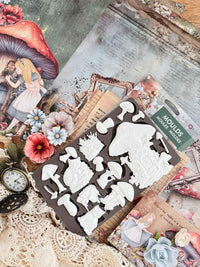 Return To Wonderland Collection Fairyland Mould, Alice and Wonderland
