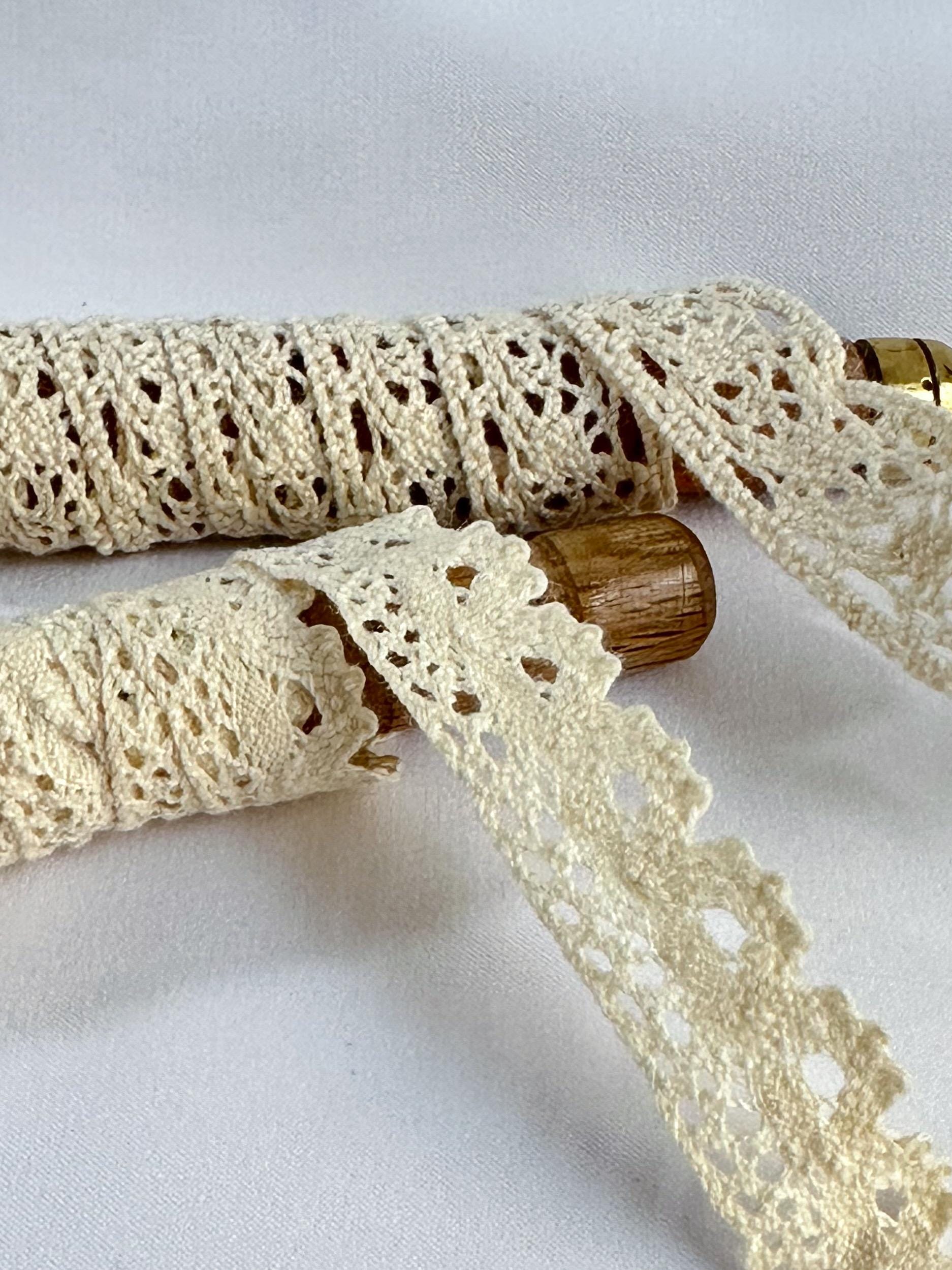 Off White Cotton Lace Ribbon: Vintage Style Sewing, Scrapbooking