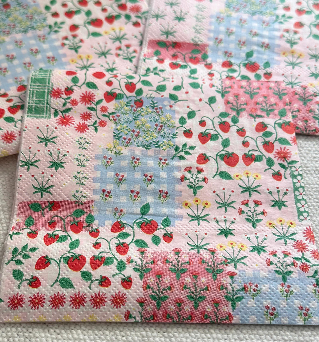 Strawberry Flower Decoupage Napkins: Craft Paper (3 Pieces)