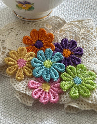 Embroidered Mini Flower Patches: Colorful Appliqué Daisy Embellishments
