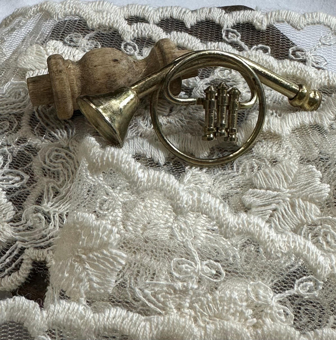 Lace - Lace Ribbon, Off White Lace Ribbon, Vintage Style Lace, Crochet Lace, Off White, Photography Props, Scrapbooking Ideas, Sewing Crafts