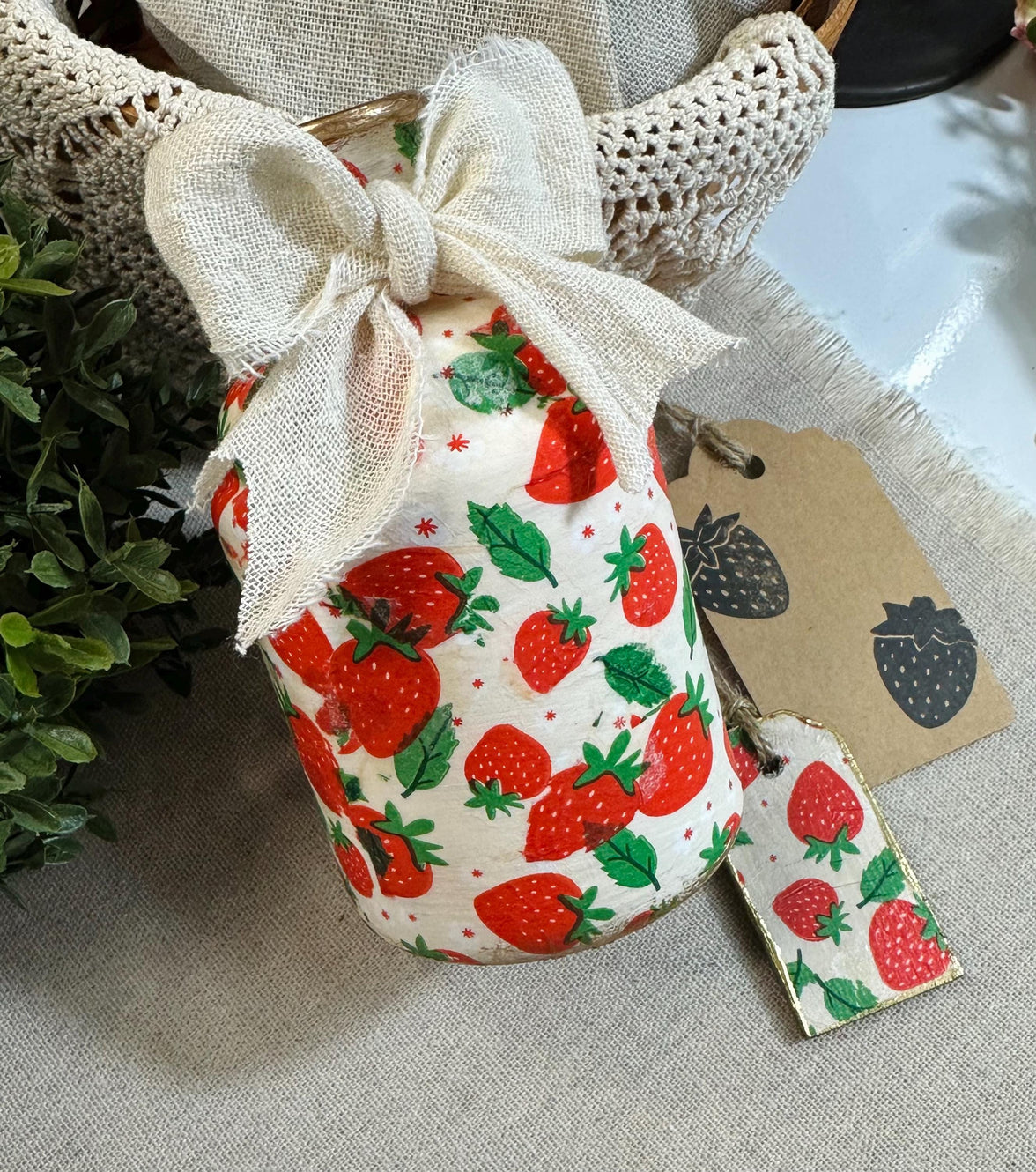 Strawberry Decoupage Napkins: Floral Paper Cocktail Napkins (5x5 inch, 3-Piece Pack)