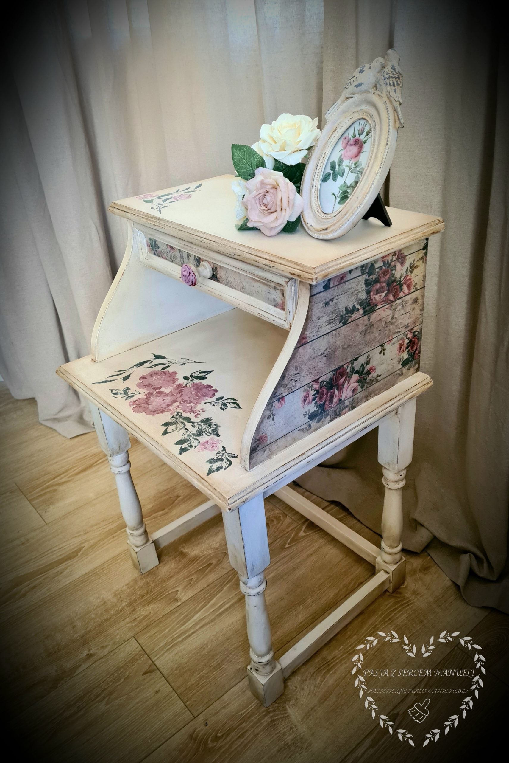 Redesign Decoupage Decor Tissue Paper – Shabby Floral – 1 Sheet (19″ X 30″)